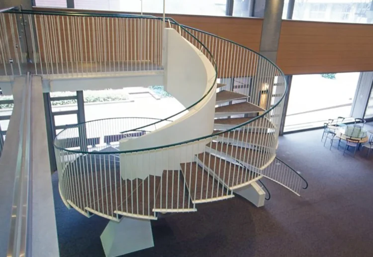 スライド3／洗足学園大学付属図書館