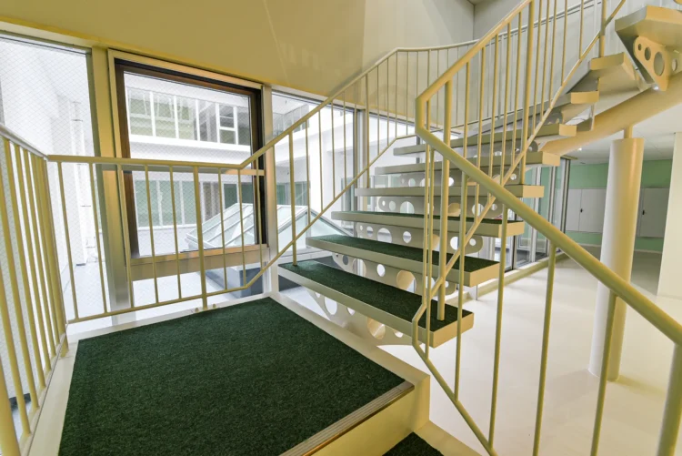 スライド6／望みの門学園